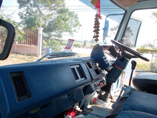 ขายรถบรรทุก 6 ล้อใหญ่ ขายรถบรรทุก 6 ล้อใหญ่