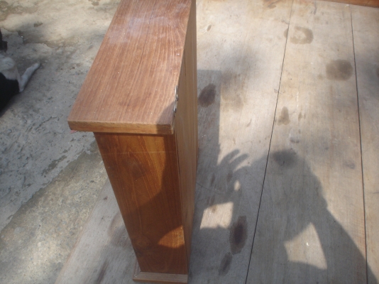 ตู้ยาไม้สัก  พร้อมกระจก  ไม้แผ่นหนาเต็ม ตามรูป  มี 2 ตู้