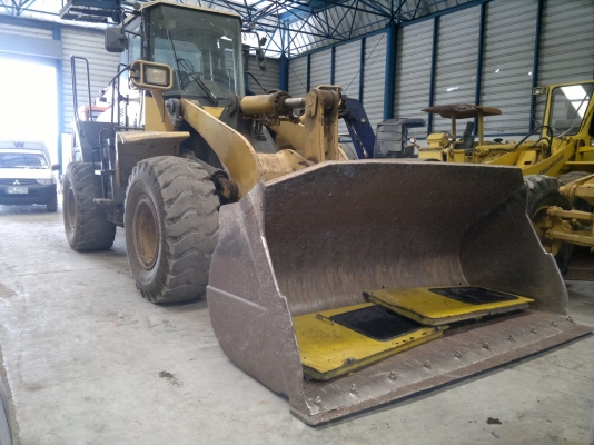 รถตักล้อยาง WA380-5 KOMATSU รถสวยครับ เครื่องดี ไฟเต็ม แอร์เย็นเฉียบ ใช้งานได้เลย มาถึงไทยแล้วครับ เชิญมาทดสอบได้แล้ว ราคาถูกครับ ติดต่อ มานะ 085-9049669