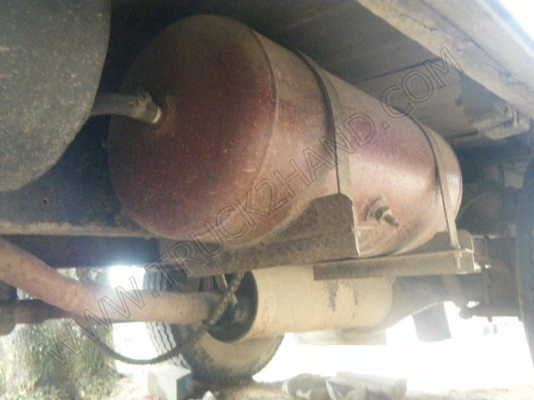 รถสองแถว 4 ล้อใหญ่ ยี่ห้อ ISUZU