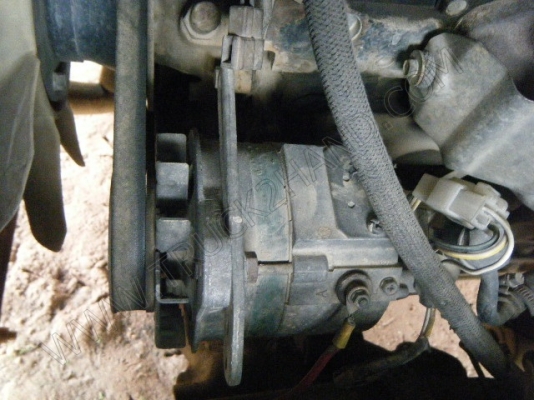 รถสองแถว 4 ล้อใหญ่ ยี่ห้อ ISUZU