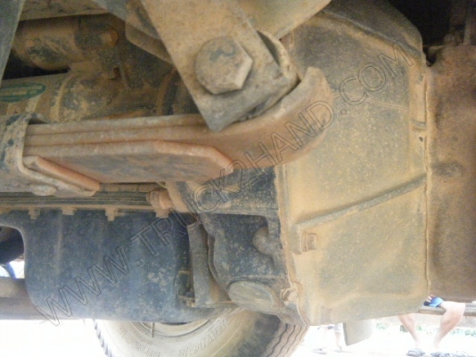 รถสองแถว 4 ล้อใหญ่ ยี่ห้อ ISUZU