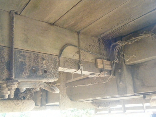 รถสองแถว 4 ล้อใหญ่ ยี่ห้อ ISUZU