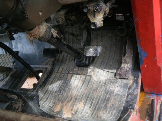 รถสองแถว 4 ล้อใหญ่ ยี่ห้อ ISUZU