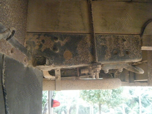 รถสองแถว 4 ล้อใหญ่ ยี่ห้อ ISUZU