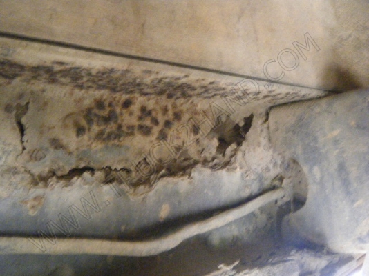 รถสองแถว 4 ล้อใหญ่ ยี่ห้อ ISUZU