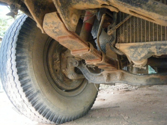 รถสองแถว 4 ล้อใหญ่ ยี่ห้อ ISUZU