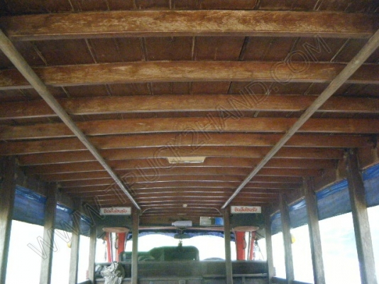 รถสองแถว 4 ล้อใหญ่ ยี่ห้อ ISUZU