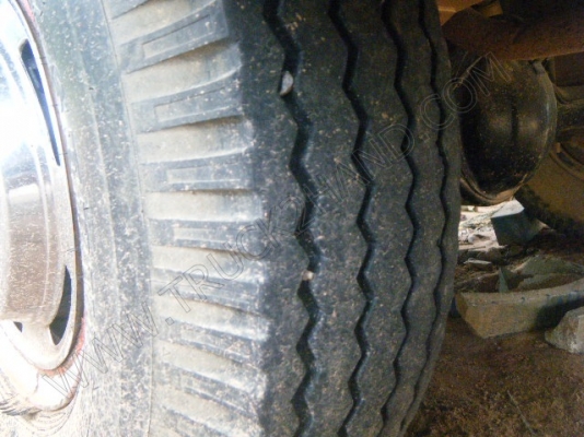 รถสองแถว 4 ล้อใหญ่ ยี่ห้อ ISUZU