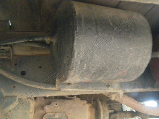 รถสองแถว 4 ล้อใหญ่ ยี่ห้อ ISUZU