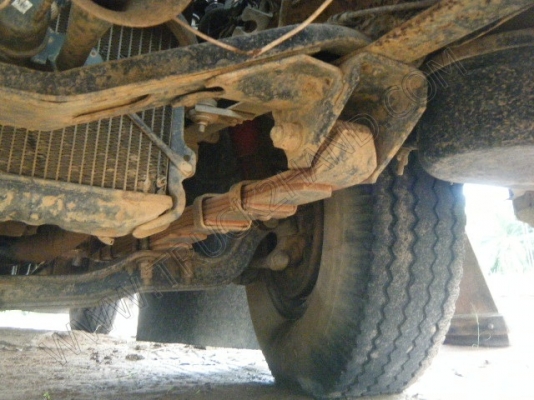 รถสองแถว 4 ล้อใหญ่ ยี่ห้อ ISUZU