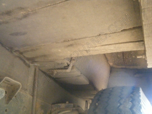 รถสองแถว 4 ล้อใหญ่ ยี่ห้อ ISUZU