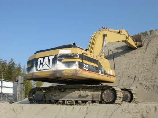 ขยรถขุดนำเข้าจากญี่ปุ่น CATERPILLAR 320 สนใจสั่งจองหรือสอบถามได้ค่ะ โทร 087-3310254  เจี๊ยบค่ะ