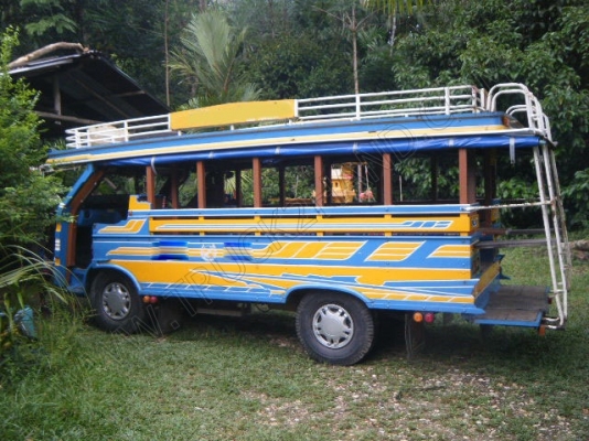 รถสองแถว 4 ล้อใหญ่ ยี่ห้อ ISUZU รถสองแถว 4 ล้อใหญ่ ยี่ห้อ ISUZU