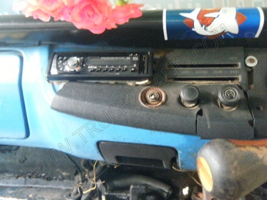 รถสองแถว 4 ล้อใหญ่ ยี่ห้อ ISUZU รถสองแถว 4 ล้อใหญ่ ยี่ห้อ ISUZU