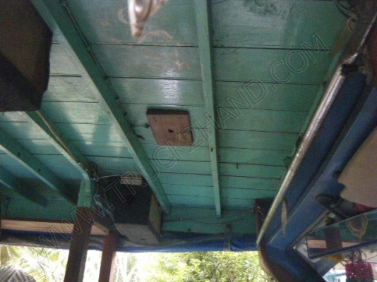 รถสองแถว 4 ล้อใหญ่ ยี่ห้อ ISUZU รถสองแถว 4 ล้อใหญ่ ยี่ห้อ ISUZU