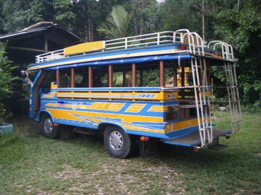 รถสองแถว 4 ล้อใหญ่ ยี่ห้อ ISUZU รถสองแถว 4 ล้อใหญ่ ยี่ห้อ ISUZU