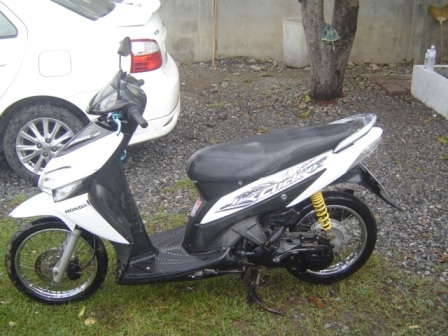 Honda Click เครื่องเดิม พร้อมใช้ภาษีหมดปลายปี 57