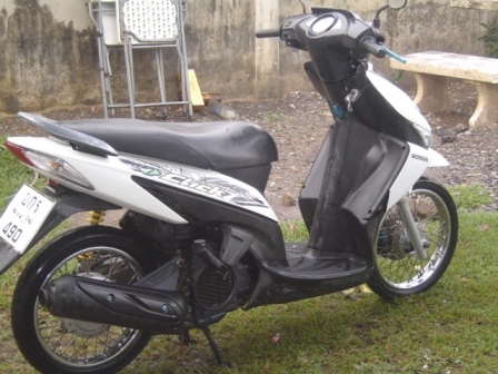 Honda Click เครื่องเดิม พร้อมใช้ภาษีหมดปลายปี 57