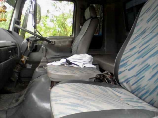 HINO FF 195 HP HO7D ปี 39 กระบะคอกเหล็กคอกไม้ความยาว 5.50 เมตรสภาพสวย ช่วงล่างใหญ่ยาง 9.00 ขอบ 20 สภาพดี เครื่องแห้งดีไม่มีเยิ้ม ภายในเก๋งคอนโซลสวยครบพร้อม แอร์เย็น พวงมาลัยเพาเวอร์ เบรคทริ๊ปฟี้ครบ ช่วงล่างคัชซีใหญ่สวยไม่มีบวม เอกสารทะเบียนภาษีครบเต็มไม่ม