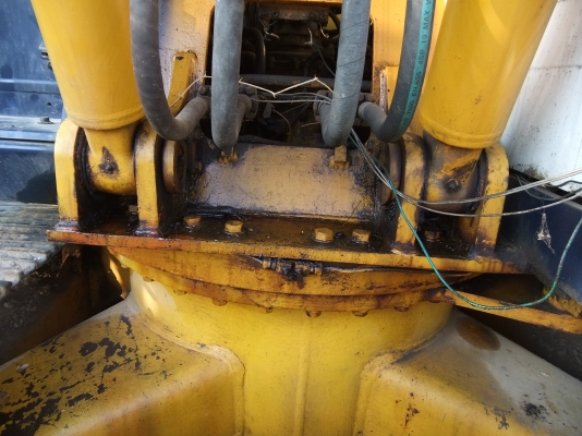 ขายแบคโฮ PC 200 - 3 ด่วน เครื่องดี ปั้มดี โซ่ 85 เปอร์เซ็น