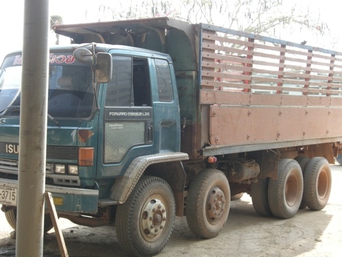 ขาย 12ล้อ  ISUZU ROCKY 190 HP รถยึดขายตามสภาพ(จดประกอบ)