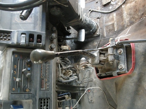 ขาย 12ล้อ  ISUZU ROCKY 190 HP รถยึดขายตามสภาพ(จดประกอบ)