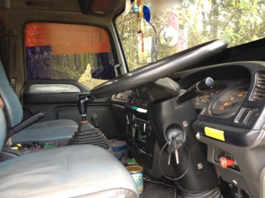 รถอิซูซุ 10 ล้อดั๊ม 320 แรงม้า ปี 50 ( ขายแม่ลูก ) สนใจติดต่อ 081 - 6079515