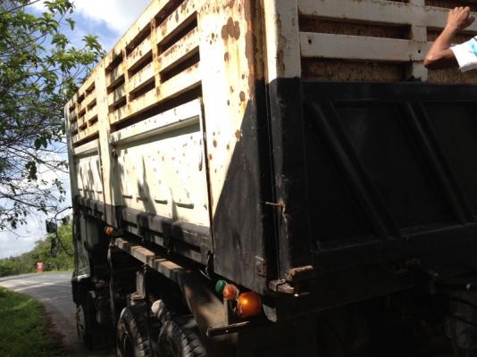 รถอิซูซุ 10 ล้อดั๊ม 320 แรงม้า ปี 50 ( ขายแม่ลูก ) สนใจติดต่อ 081 - 6079515