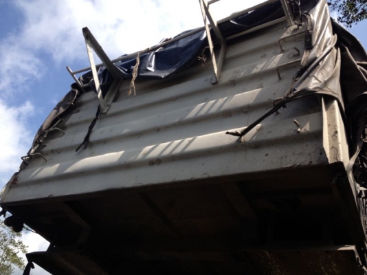 รถอิซูซุ 10 ล้อดั๊ม 320 แรงม้า ปี 50 ( ขายแม่ลูก ) สนใจติดต่อ 081 - 6079515