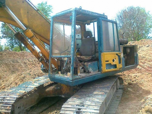 ขายรถแบคโฮ KOMATSU PC 200-3 มีตัวคีบเหล็กเอวแน่นเครื่องดีปั้มดีโซ่ปลานกลางเครื่อง ISUZU 6BG1เอกสารสัญญาซื้อขาย