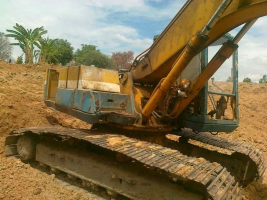 ขายรถแบคโฮ KOMATSU PC 200-3 มีตัวคีบเหล็กเอวแน่นเครื่องดีปั้มดีโซ่ปลานกลางเครื่อง ISUZU 6BG1เอกสารสัญญาซื้อขาย