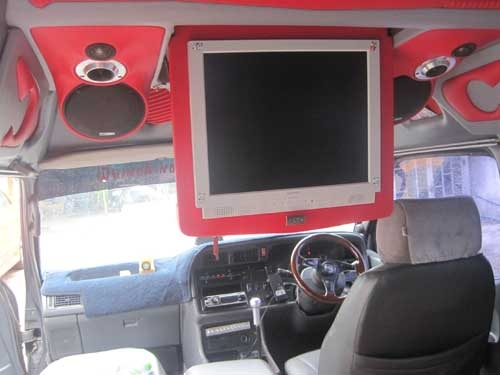 ขายรถตู้เครื่อง 2 JZVVTI เกียร์ธรรมดา NGV 2 ถัง ปี 96