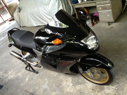 ขาย(แลก-เทริ์น)CBR1100XX super blackbird ปี2000หัวฉีด กุญแจชิพ (อินวอย+สพม+พรบ)เอกสารครบทุกฉบับ ของเหลวใหม่ ยางเต็มหน้าหลัง ผ้าเบรกเต็ม ระบบไฟดีครบทุกจุด ท่อสูตรเสียงนุ่มเพราะ แฮนแต่ง แบตใหม่