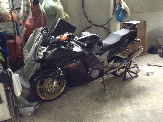 ขาย(แลก-เทริ์น)CBR1100XX super blackbird ปี2000หัวฉีด กุญแจชิพ (อินวอย+สพม+พรบ)เอกสารครบทุกฉบับ ของเหลวใหม่ ยางเต็มหน้าหลัง ผ้าเบรกเต็ม ระบบไฟดีครบทุกจุด ท่อสูตรเสียงนุ่มเพราะ แฮนแต่ง แบตใหม่