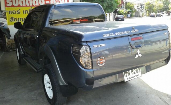 ขาย MITSUBISHI TRITON PLUS 2.5  4ประตู ออโต้