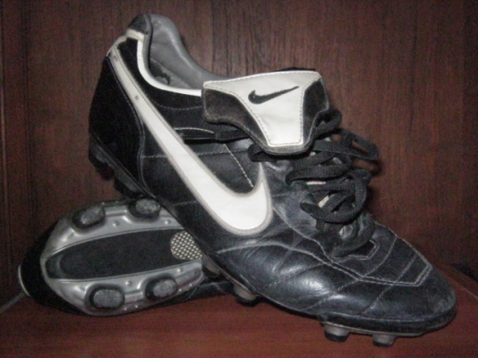 +++++แท้100\% รองเท้าฟุตบอล Nike Tiempo มือสอง สภาพดี +++++