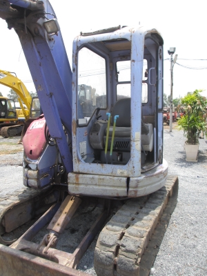 KOMATSU PC50UU-2 เก่าไทย   เอวแน่น ปั็มแรง สภาพพร้อมใช้ สุดๆเอาไปแบ่งกันใช้ได้เลยครับ   น้องร็อค จัดหั้ย สนใจโทร สอบถามได้ 081-8535656