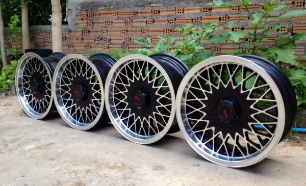 ขายล้อแม็กขอบ 15x7 ใส่ 6 รูกระบะ ลายรังผึ้ง bbs สภาพสวยมากครับ