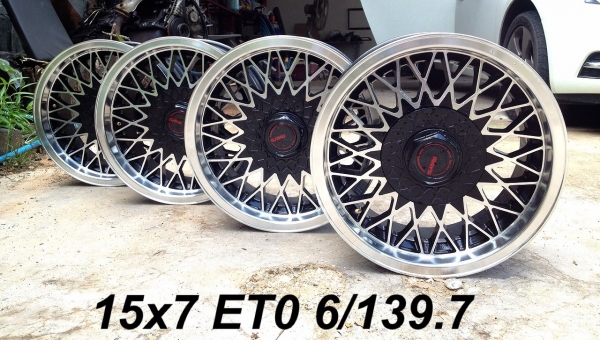 ขายล้อแม็กขอบ 15x7 ใส่ 6 รูกระบะ ลายรังผึ้ง bbs สภาพสวยมากครับ