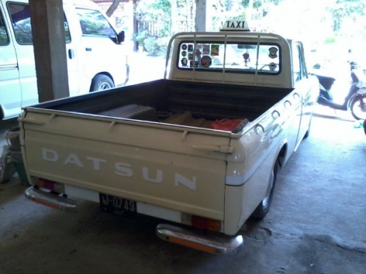 รถดัสสัน 521