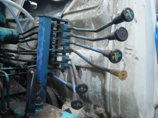 รถบรรทุก 6 ล้อติดเครน ยี่ห้อ HINO รุ่น KM779 รถบรรทุก 6 ล้อติดเครน ยี่ห้อ HINO รุ่น KM779