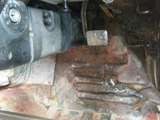 รถบรรทุก 6 ล้อติดเครน ยี่ห้อ HINO รุ่น KM779 รถบรรทุก 6 ล้อติดเครน ยี่ห้อ HINO รุ่น KM779