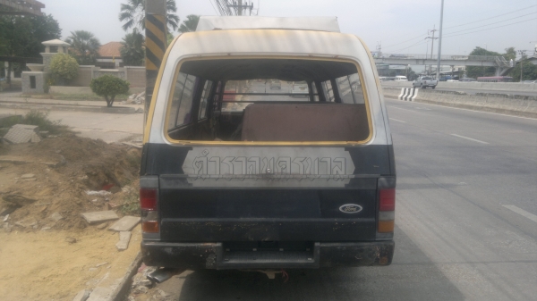 รถตู้ FORD