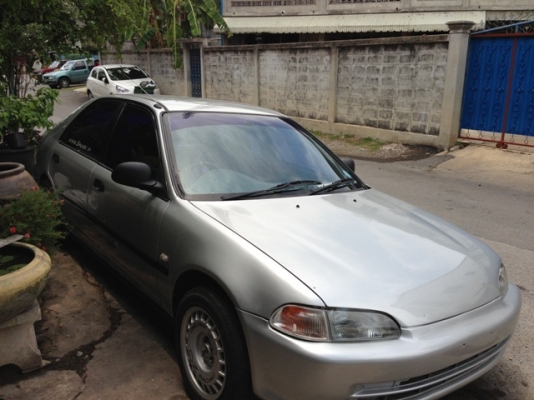 ด่วนเตารีด civic 4Door ปี93 เกียร์Auto เครื่อง D15B หัวฉีด 90,000