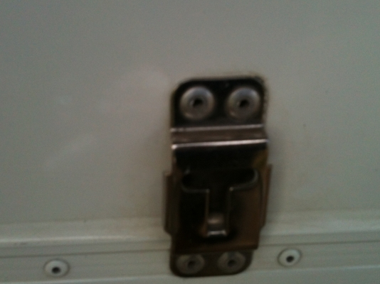 ขายตู้เปียกพร้อมแอร์ อุปกรณ์ครับ