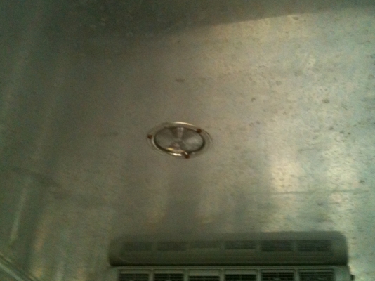 ขายตู้เปียกพร้อมแอร์ อุปกรณ์ครับ