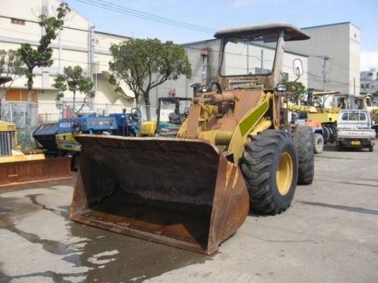 ขายรถตัก Komatsu 515 #10188 นำเข้าจากญี่ปุ่น สนใจโทร. 080-656-5422 (หนิง)