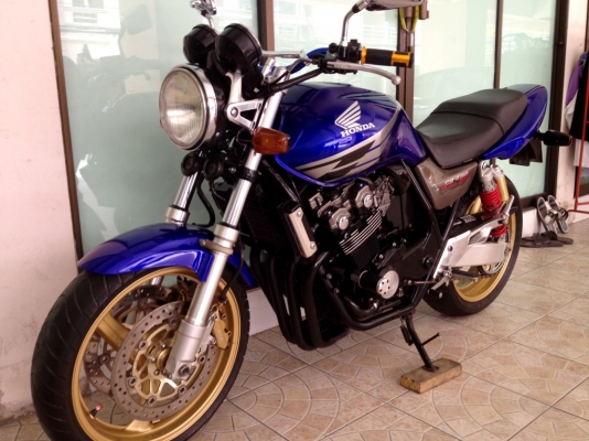 ขาย CB400 SF TEC1 ปี2000 สภาพสวยๆ ทะเบียนแท้ สมอ. ราคา 178000 บาท ต่อรองได้