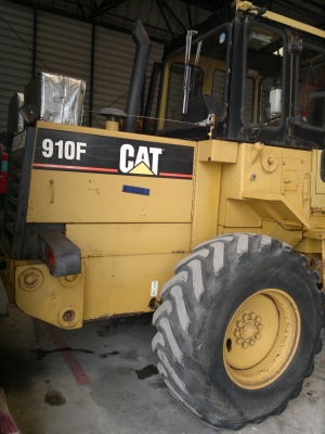 รถตักล้อยาง CAT 910Fเครื่องดี ใช้งานได้เลย  มาถึงไทยแล้วครับ เชิญมาทดสอบได้แล้ว ราคาถูกครับ ติดต่อ มานะ 085-9049669